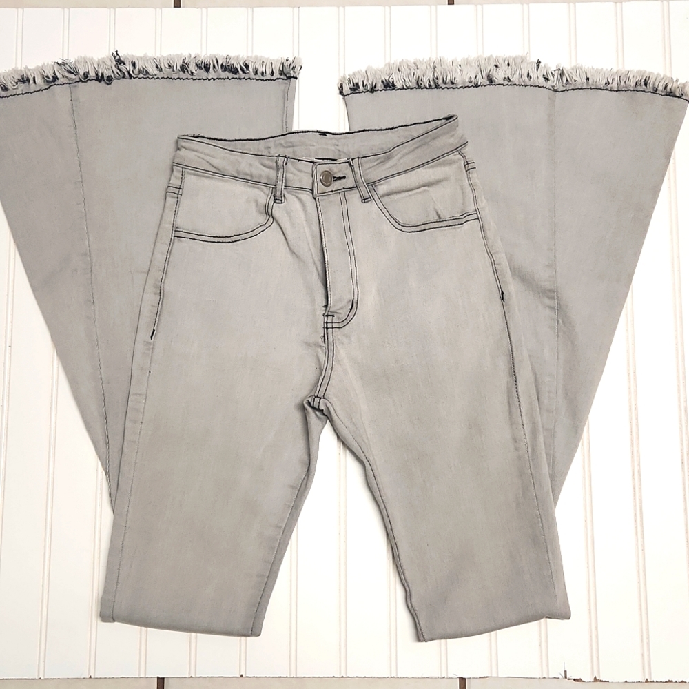 NWT- Saints & Hearts Grey lds flare fringed denim